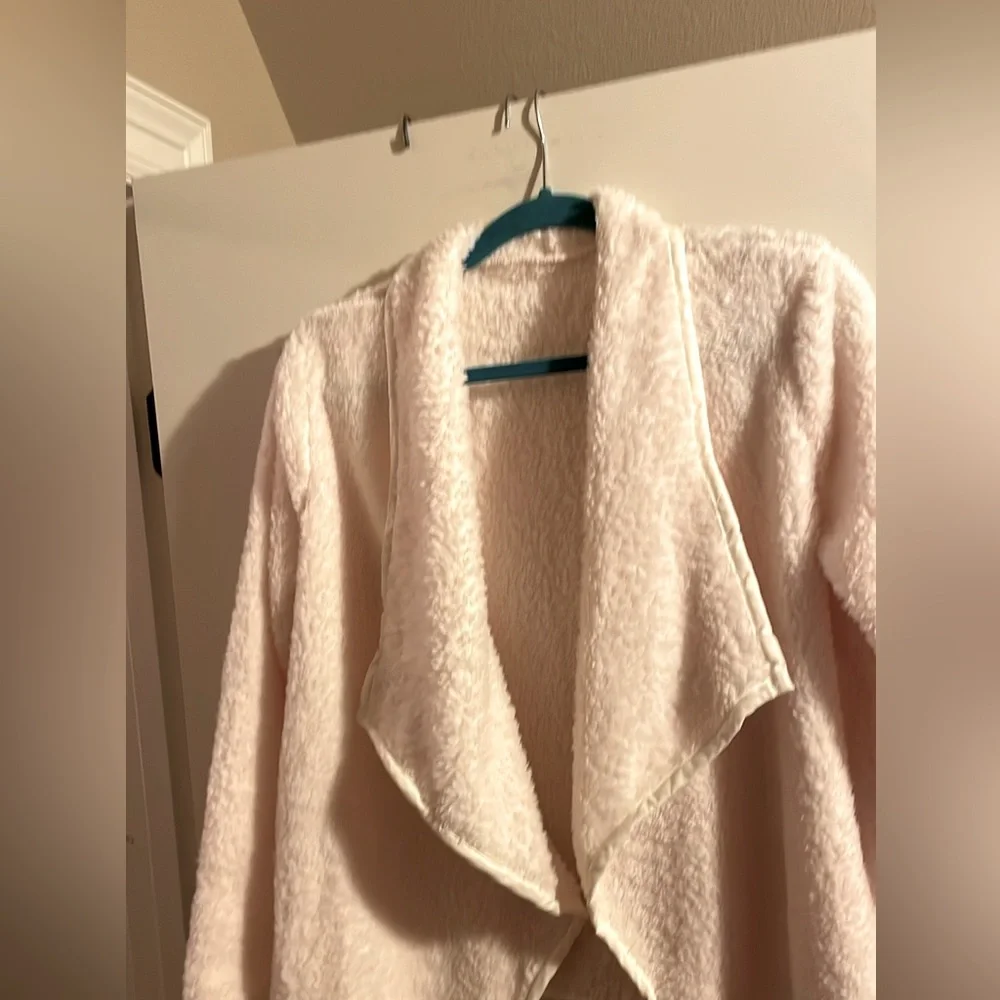 Bundle up in this stylish French Terry wrap Jacket/Asymmetrical w spandex SZ M